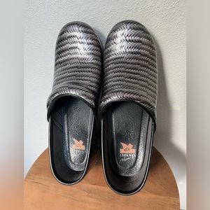 Dansko women’s clogs, size 41 EU, 9.5 US